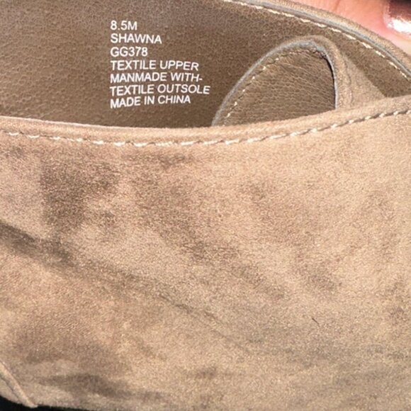 Taupe Suede Ankle Booties Round Toe Short Heel MIA Size 8.5 - Picture 9 of 10